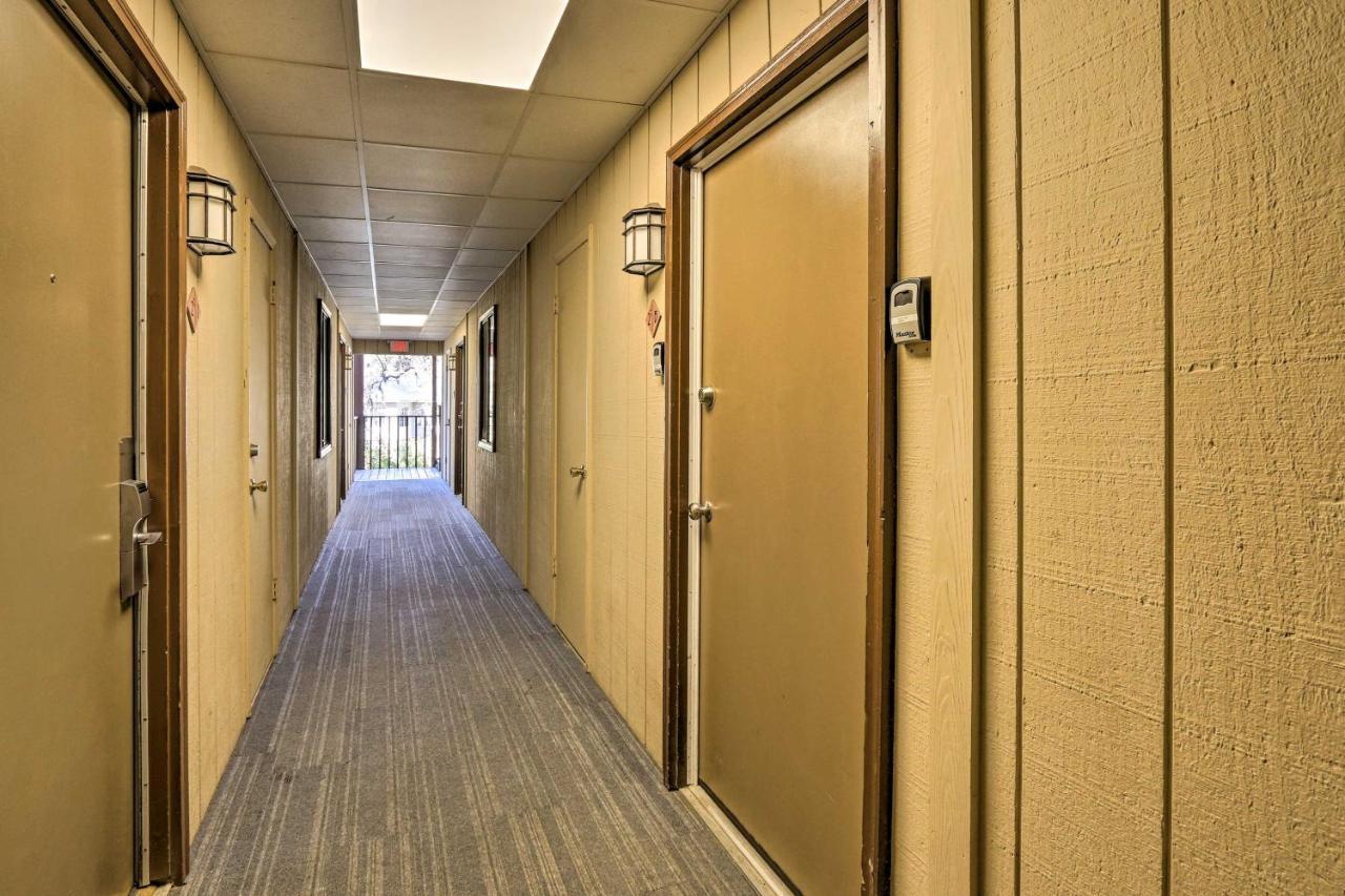 Hilton Head Condo With Covered Balcony And Pool Access ヒルトンヘッドアイランド エクステリア 写真